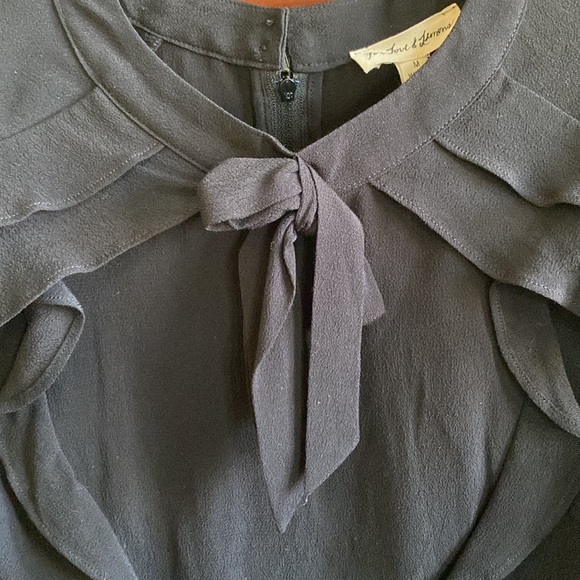 NWT For Love & Lemons Revolve 🔥 Poppy Ruffle Cropped Top Black Sz M - Picture 6 of 12